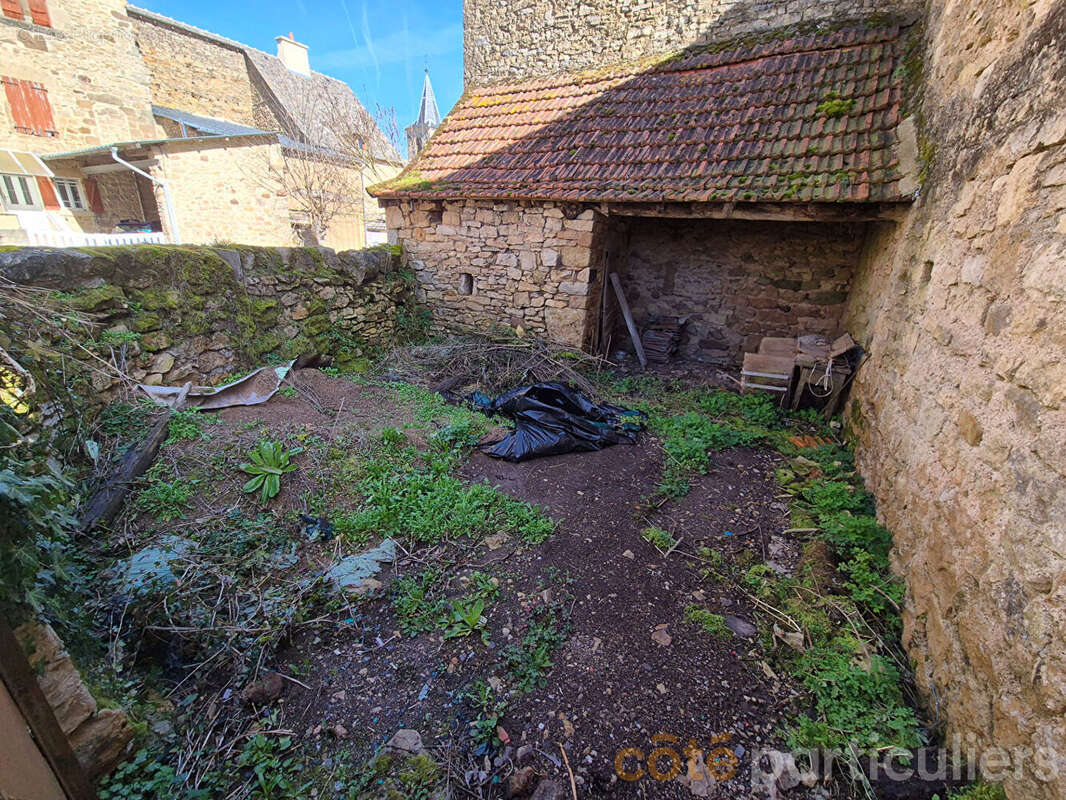 Maison avec dépendances à rénover - photo 6