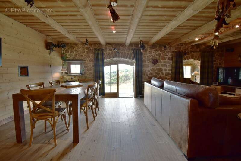 Maison à SAINT-JEURE-D'ANDAURE