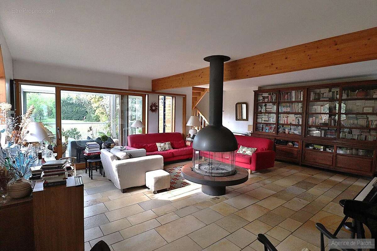 Maison à VERRIERES-LE-BUISSON