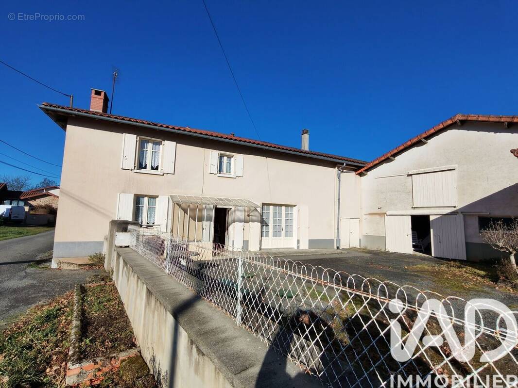 Photo 1 - Maison à PRESSIGNAC