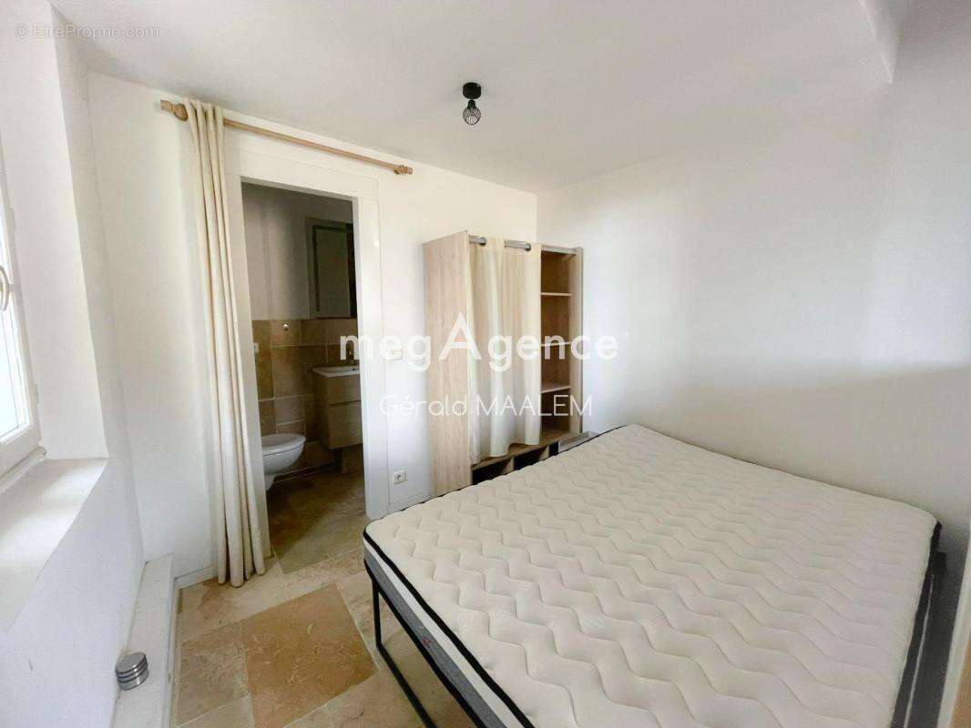 Appartement à ROQUEBRUNE-SUR-ARGENS