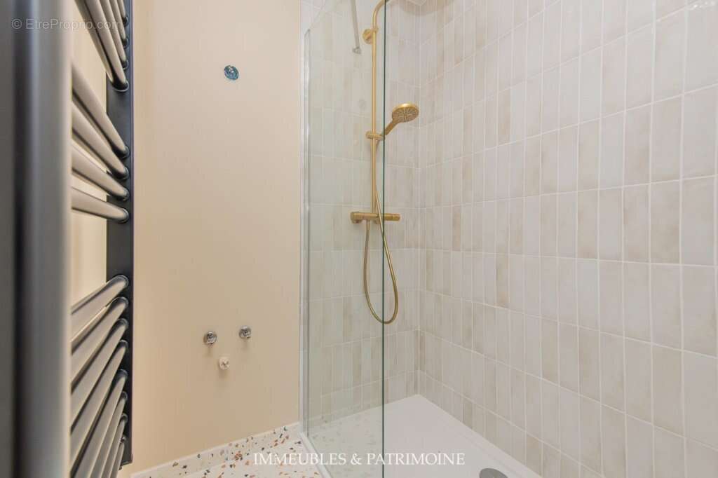 Appartement à PARIS-8E