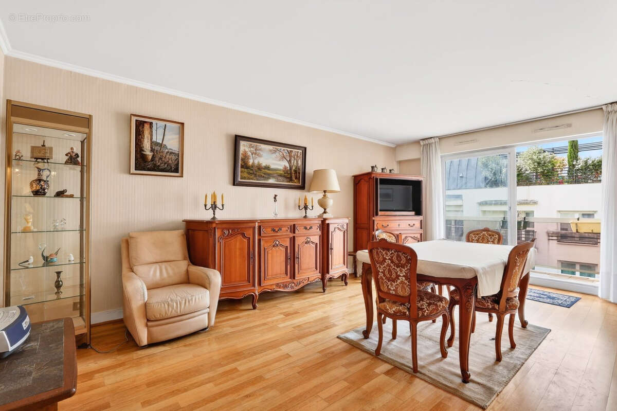Appartement à PARIS-20E