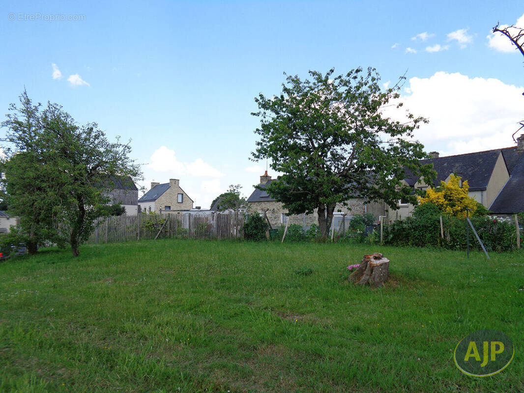 Terrain à GUEGON