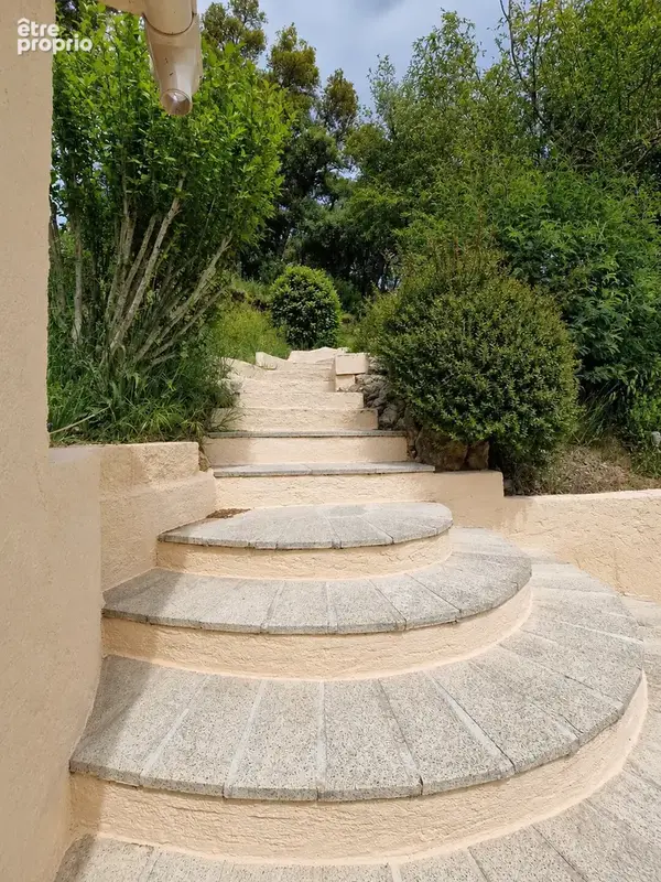 Maison 5 pièces 115 m² à vendre à Bagnols-En-Foret (83600) - photo 5