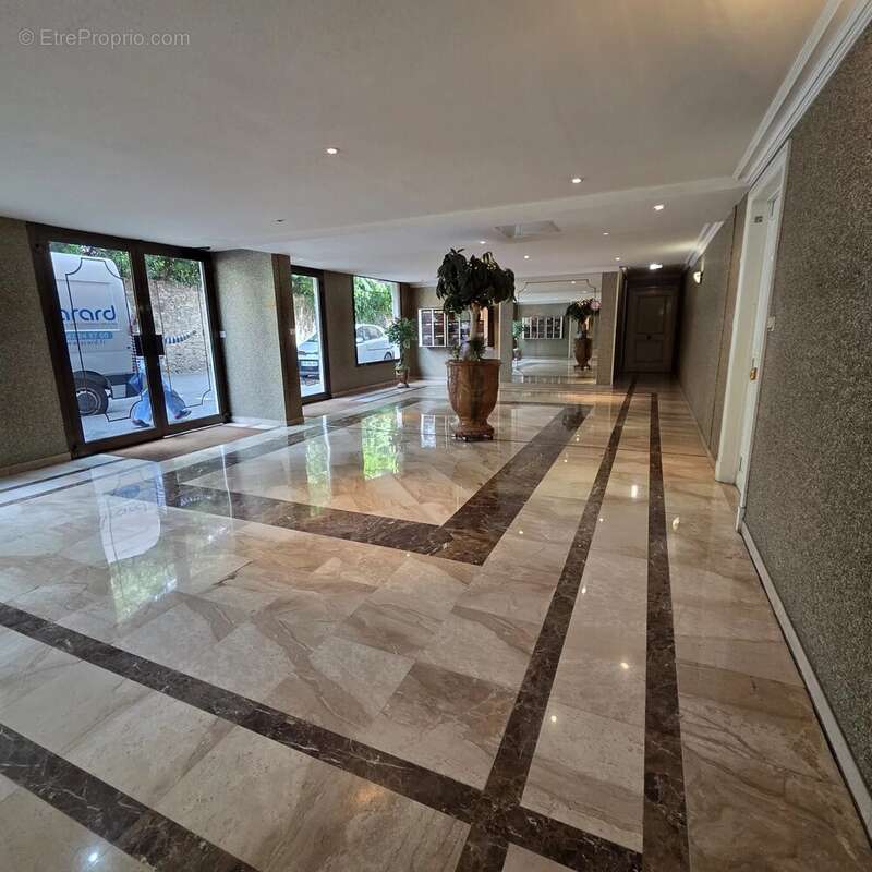 Appartement à VENCE
