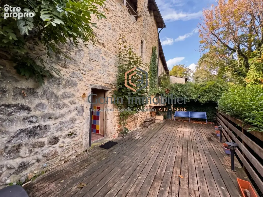 Photo Maison à Perouges au prix de 299 000€