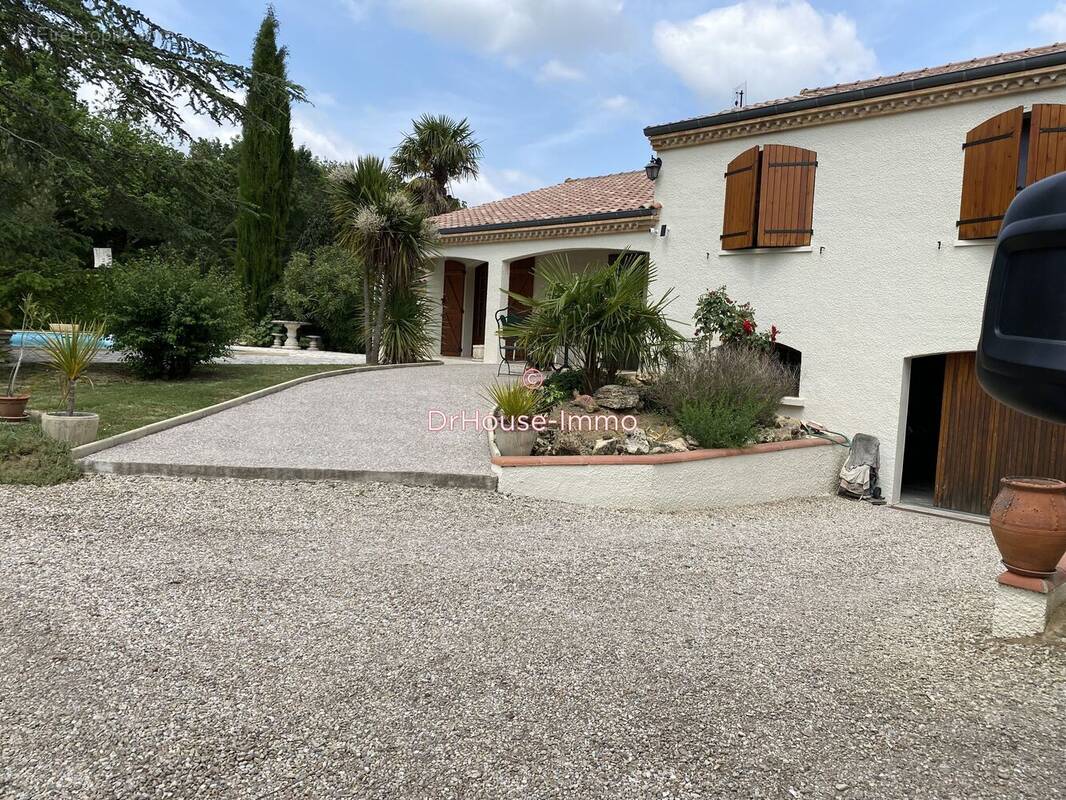 Maison 112 m² à Saint-Gauzens  - photo 1