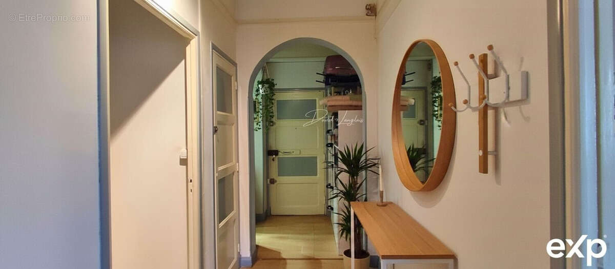 Appartement à SAINT-LAURENT-DU-VAR