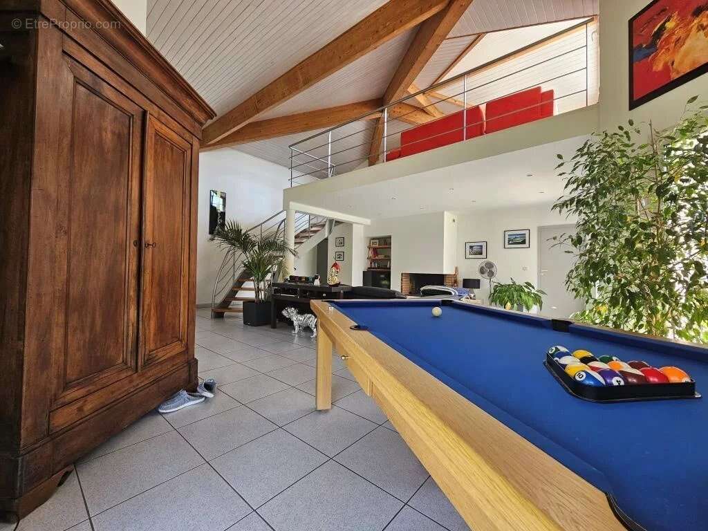 Demeure de prestige au coeur du Golf de Pessac   157 m2 avec - photo 2