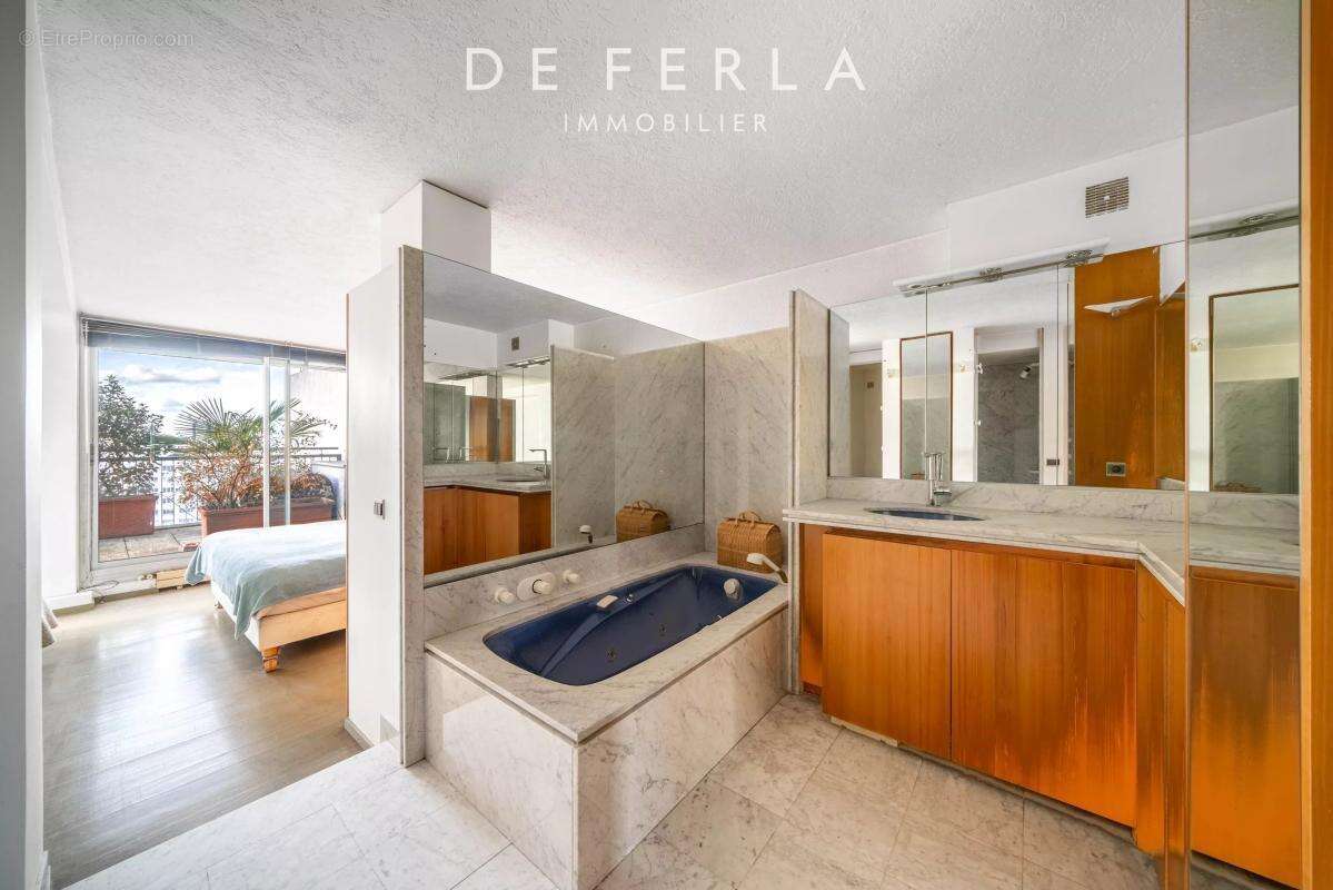 Appartement à PARIS-14E