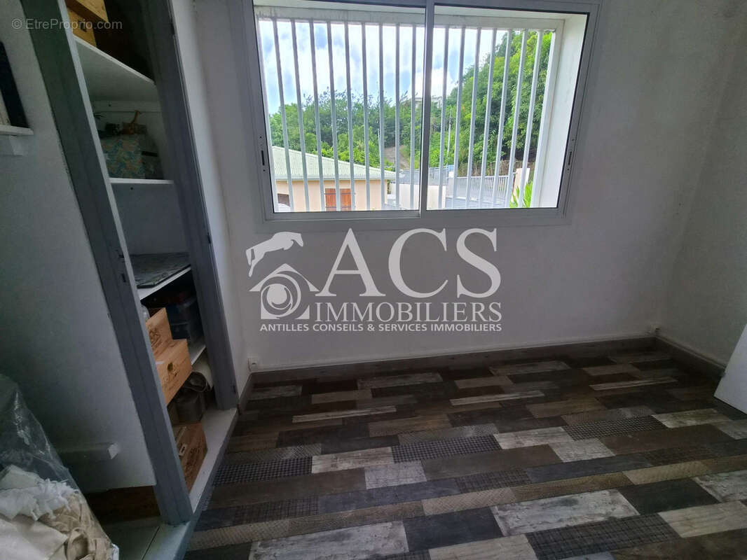 Maison F4 + F5 meublé et équipée en très bon état. - photo 24