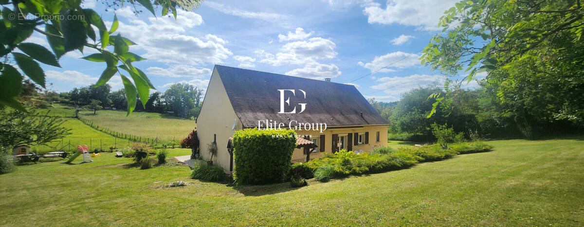 Maison à SAINT-CHAMASSY