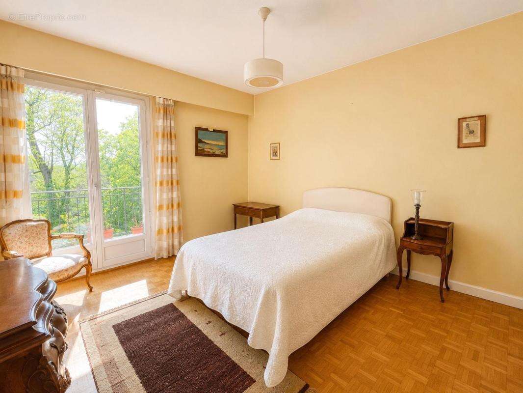 Appartement à SAINT-NOM-LA-BRETECHE