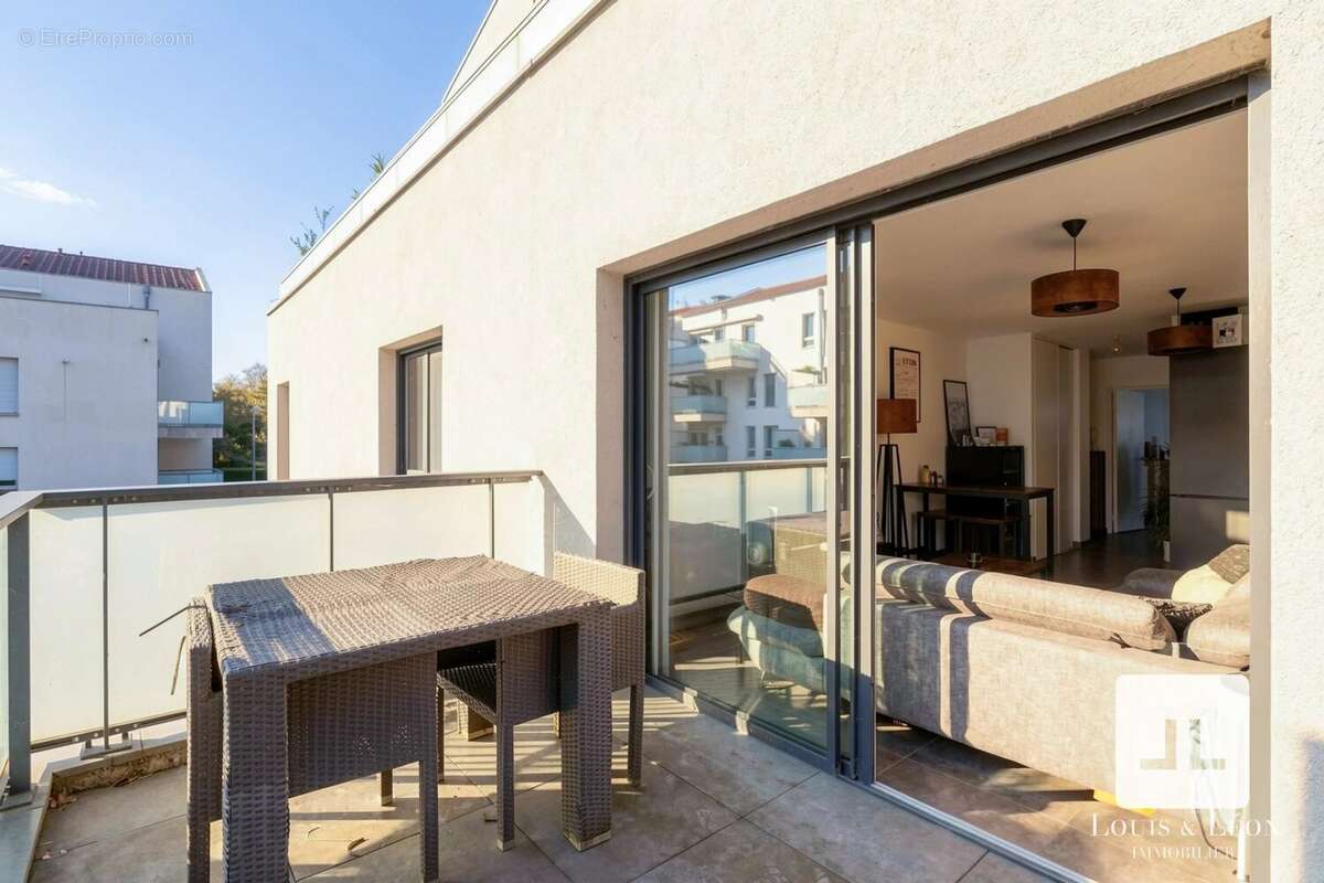 Appartement à NEUVILLE-SUR-SAONE