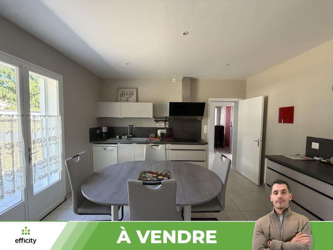 Maison 6 pièces 181 m² à vendre à Saint-Pierre-D'exideuil (86400) - photo 10
