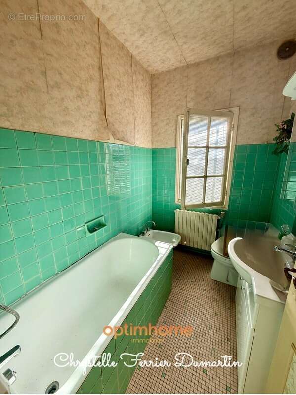 Maison à SAINT-QUENTIN-DE-BARON