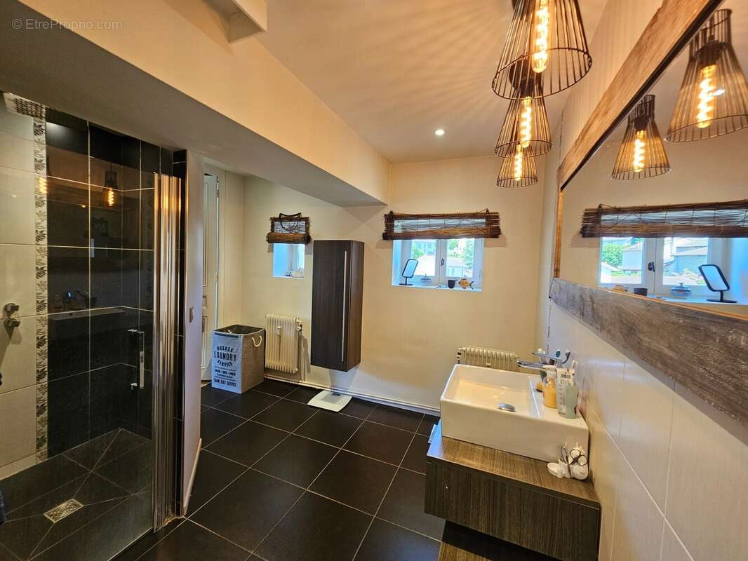 Appartement 111 m² à Saint-Germain-Au-Mont-D'or  - photo 6