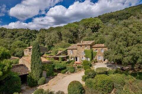 Maison à LA GARDE-FREINET
