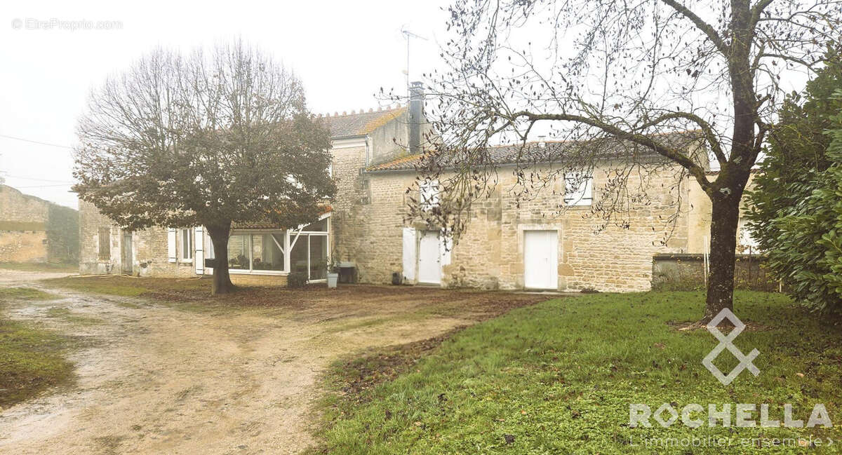 Maison à PAILLE