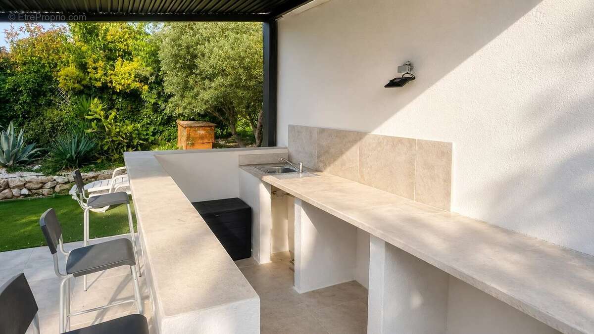 Maison 110 m² à Aubagne  - photo 3