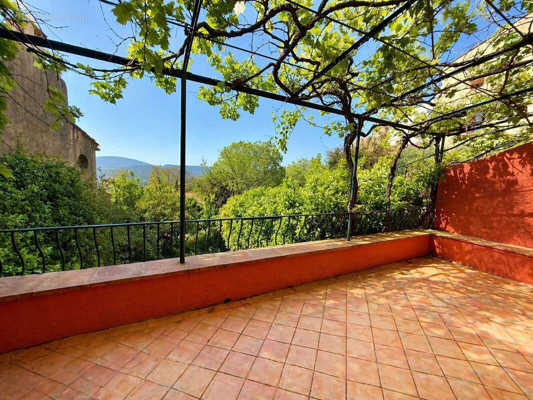 ChatGPT Image 21 avr. 2026 141813 - Maison à GRIMAUD