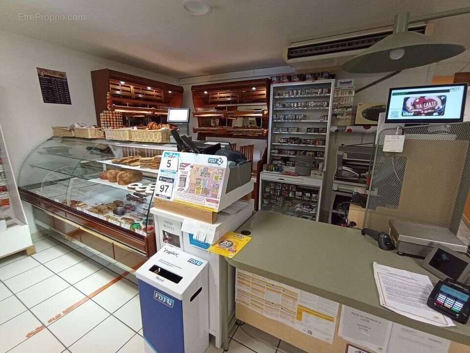 Ensemble immobilier avec épicerie multi-services et - photo 3