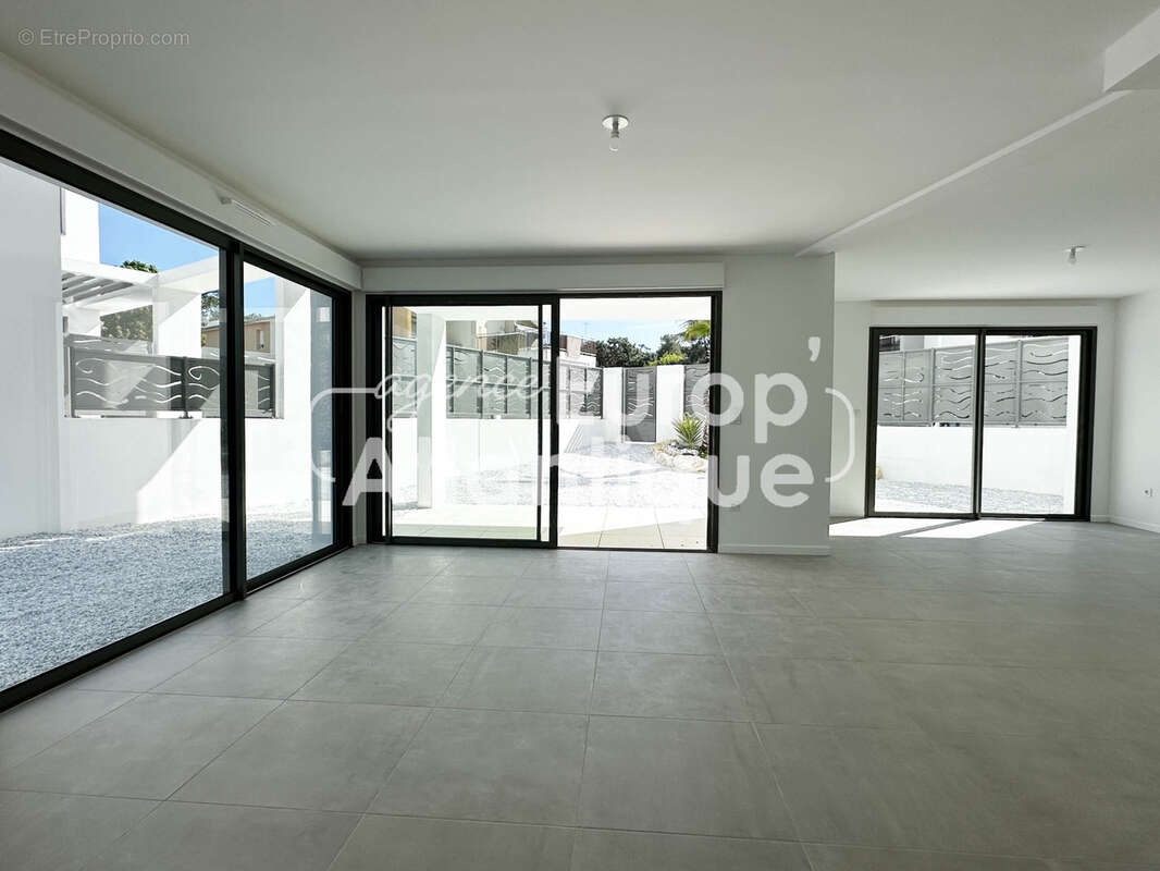 Appartement à LES MATHES