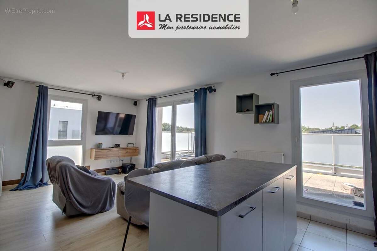 Appartement 76 m² à Cergy  - photo 2