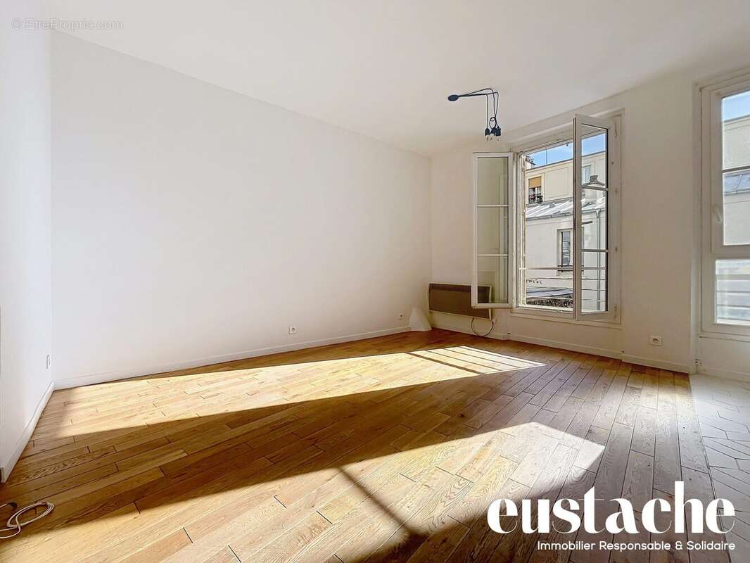 Appartement à PARIS-14E