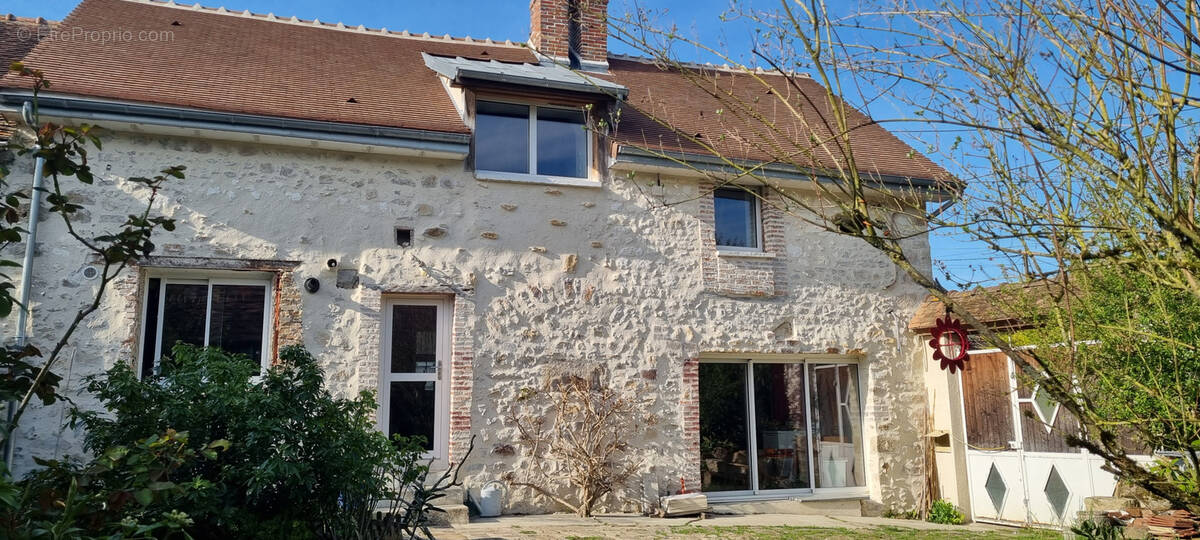 Maison à MELZ-SUR-SEINE
