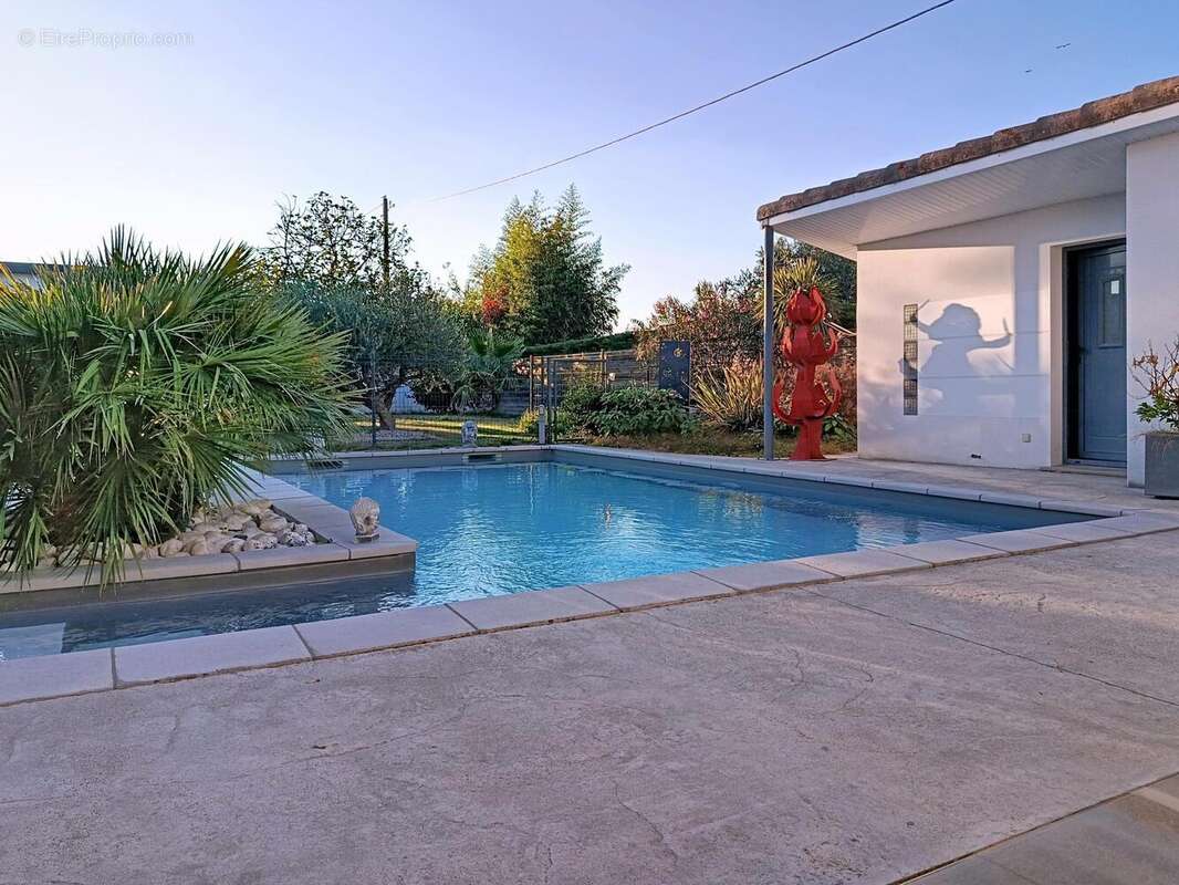 Photo 4 - Maison à PINS-JUSTARET