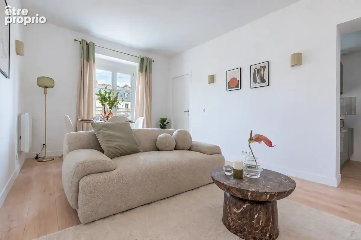 Appartement d’exception   Dernier étage avec ascenseur et vue sur Eglise de Saint-Ambroise- Photos réelles du - photo 4