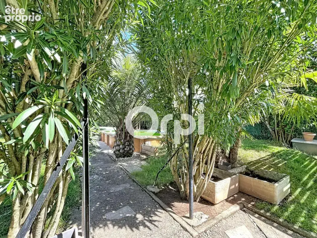 Maison avec piscine-fort potentiel - photo 11