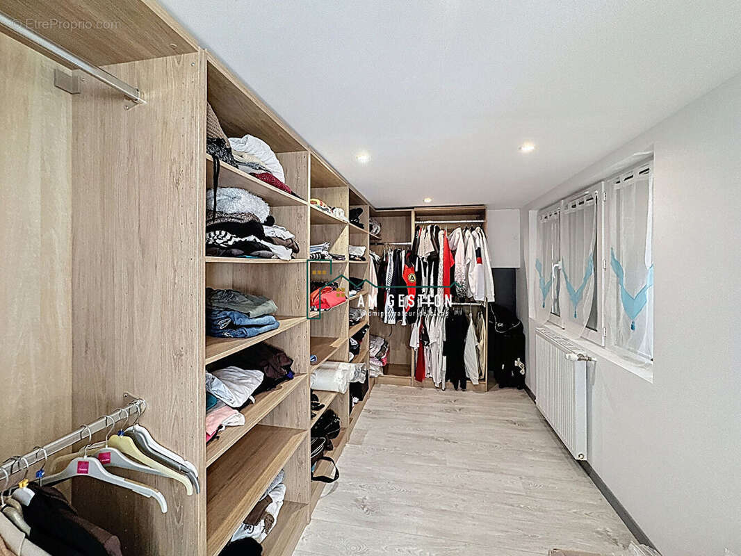 Maison à COMPREIGNAC