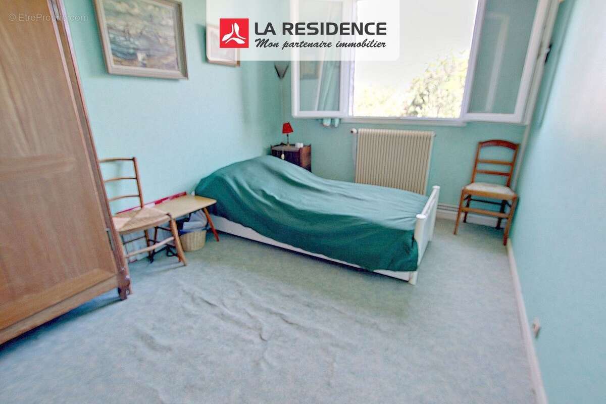Maison à LE MESNIL-SAINT-DENIS