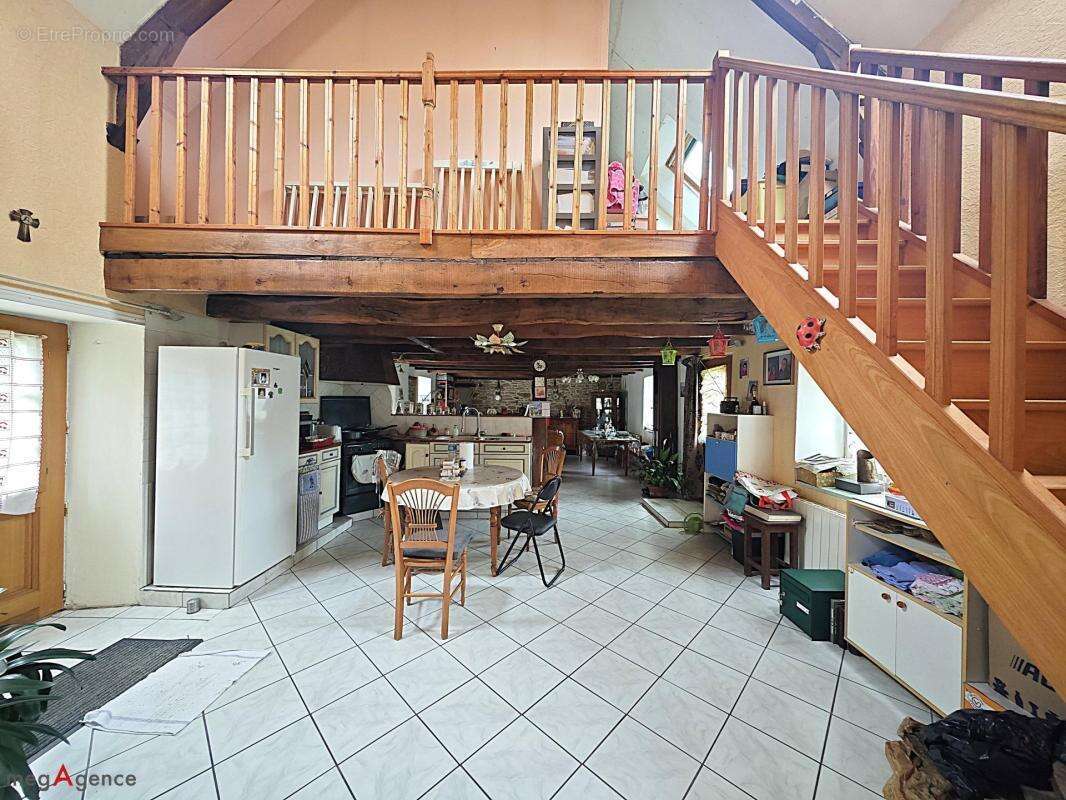 Maison à GUEHENNO