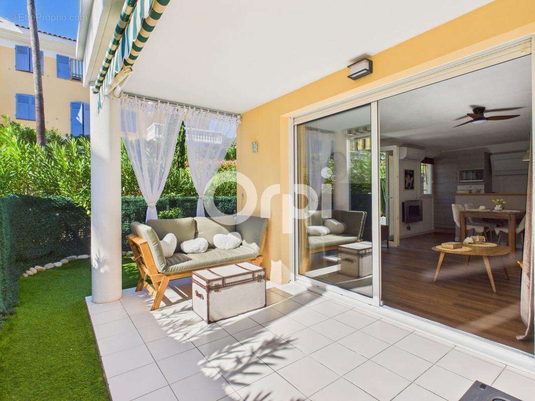 Appartement à MANDELIEU-LA-NAPOULE