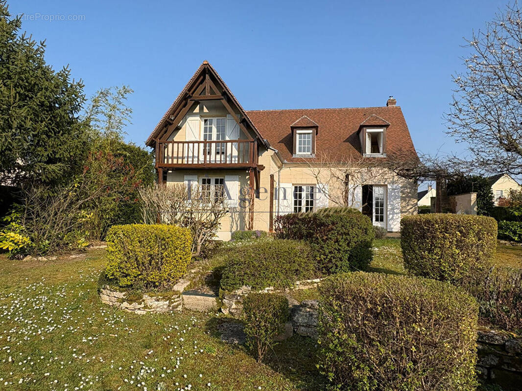 Maison à AVILLY-SAINT-LEONARD