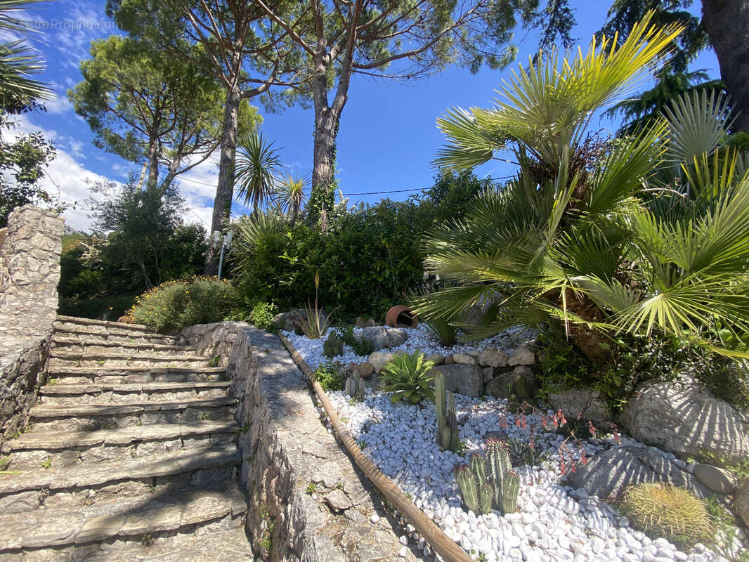 Maison à SAINT-JEANNET