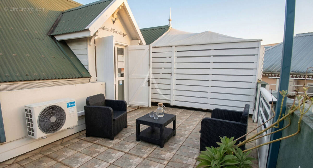 Commerce à LES TROIS-ILETS