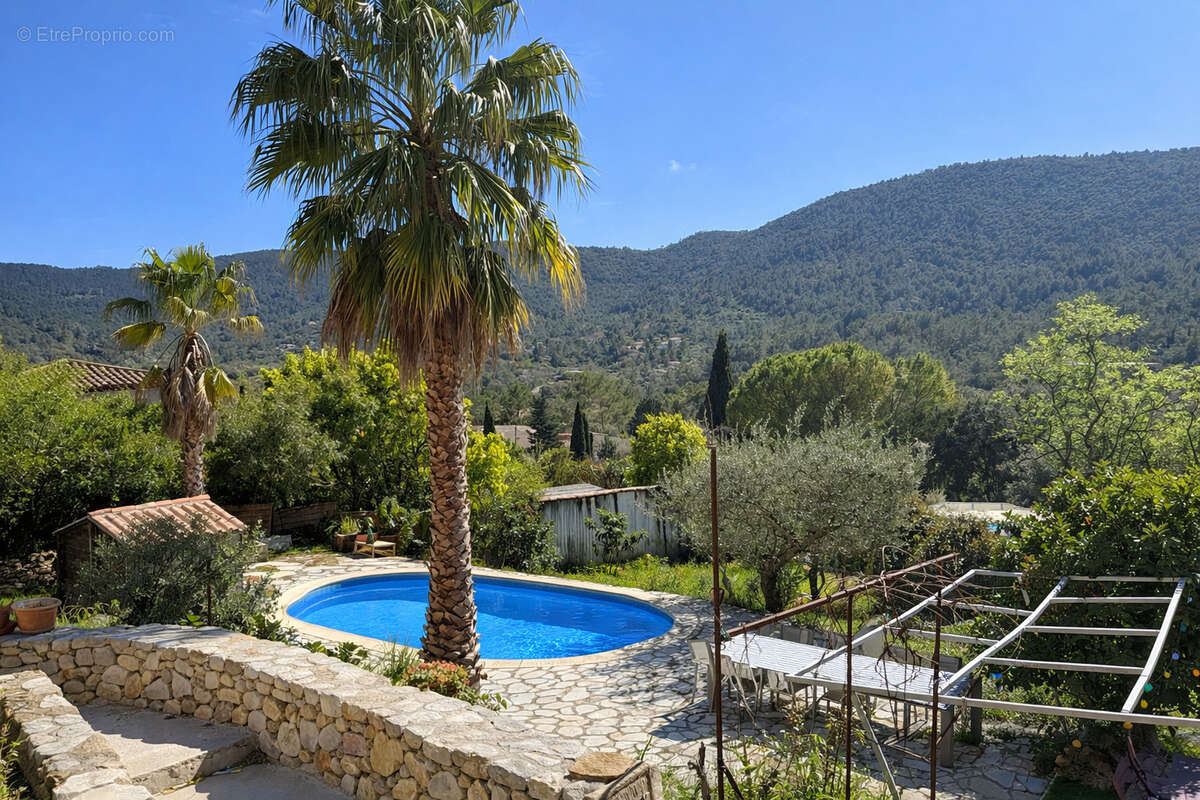 Maison à SOLLIES-TOUCAS