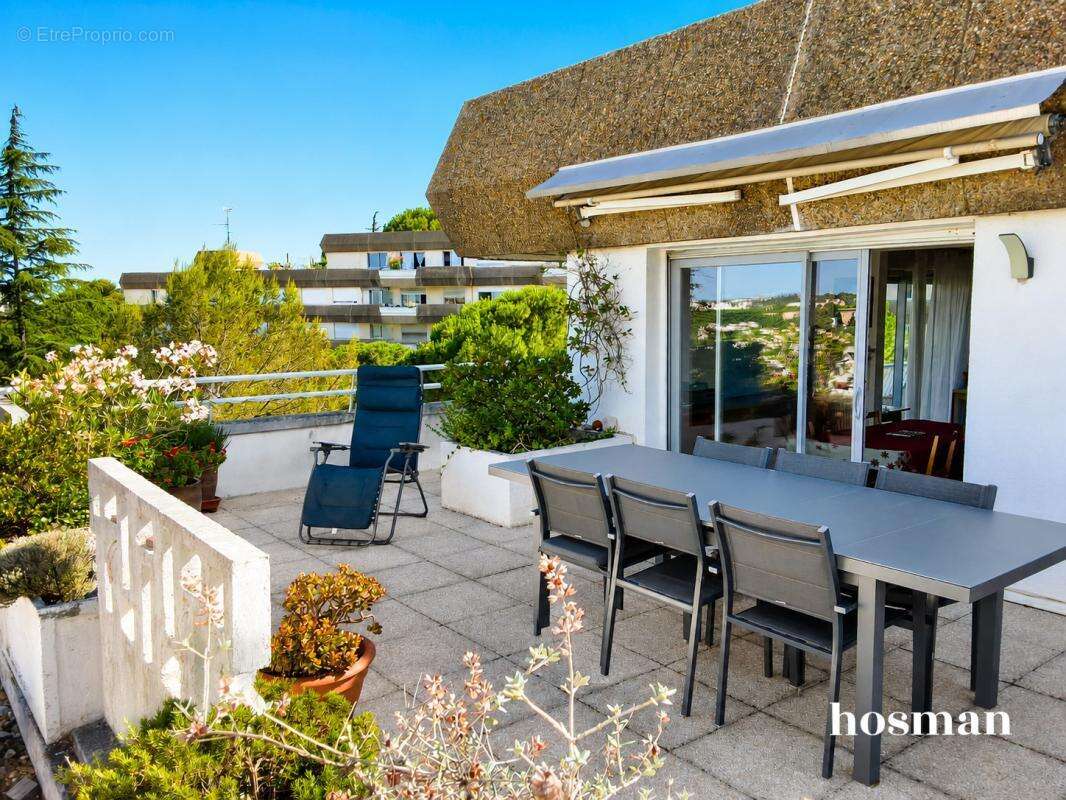Appartement 4 pièces de 124 m² – Dernier étage avec ascenseur, terrasse de 52 m² et place de parking – Résidence Les Collines d’ - photo 4