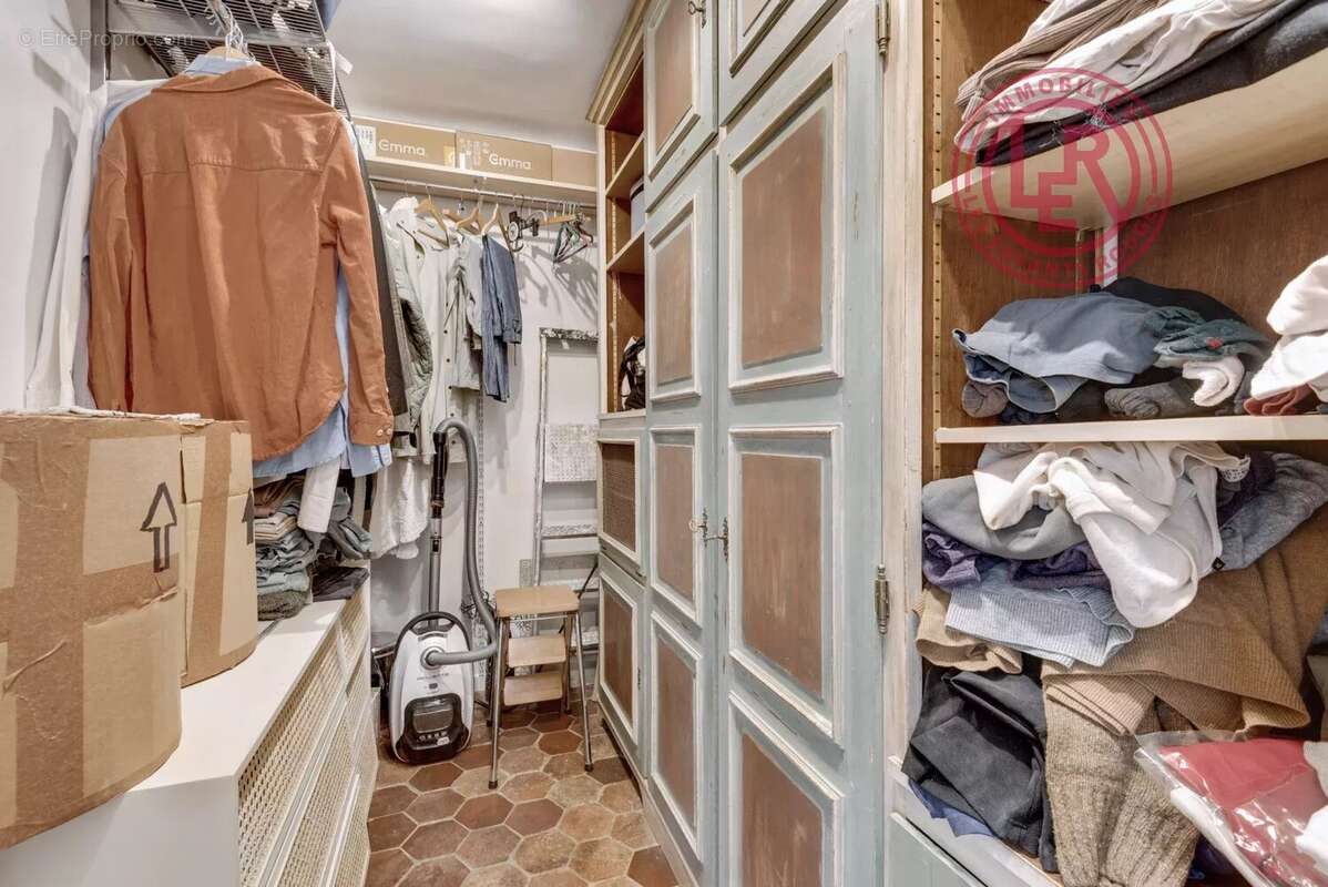 Appartement à PARIS-3E