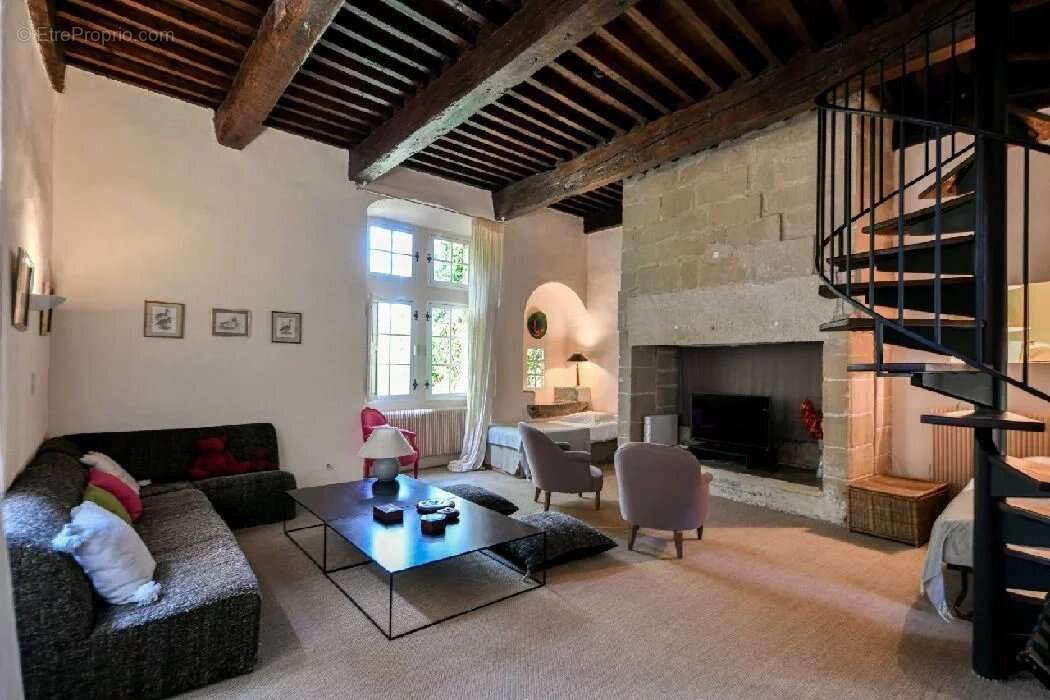 Maison à MONTAREN-ET-SAINT-MEDIERS
