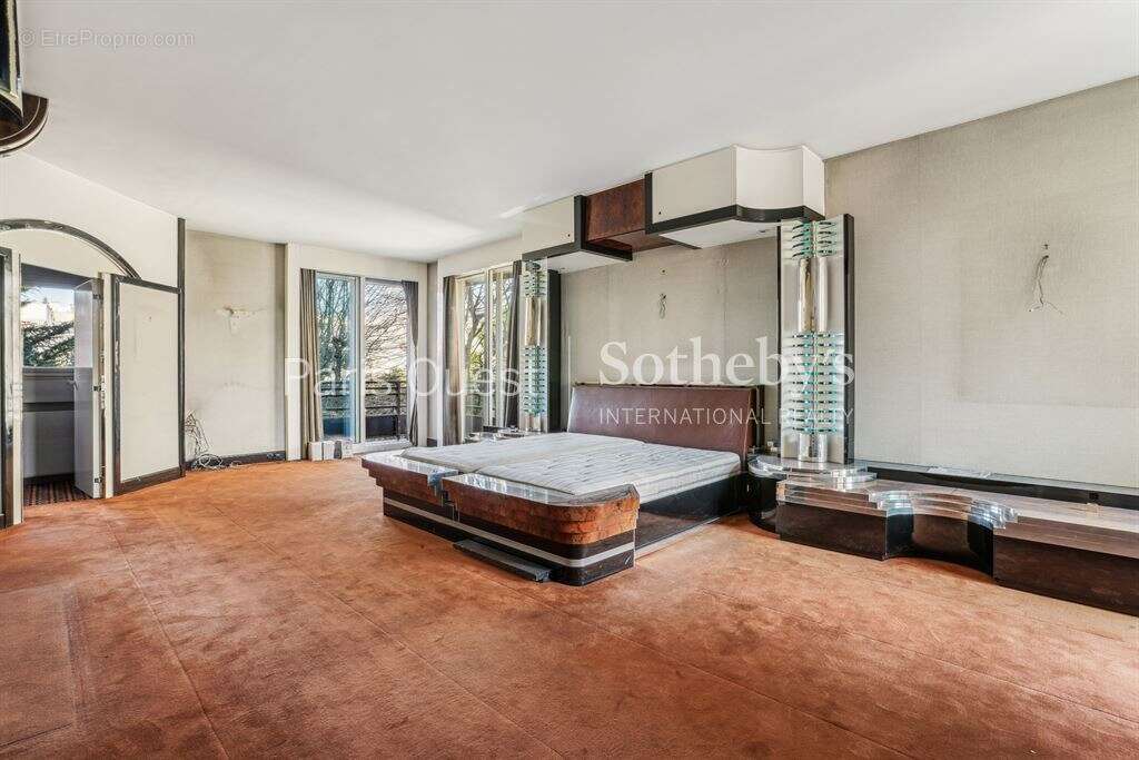 Appartement à NEUILLY-SUR-SEINE