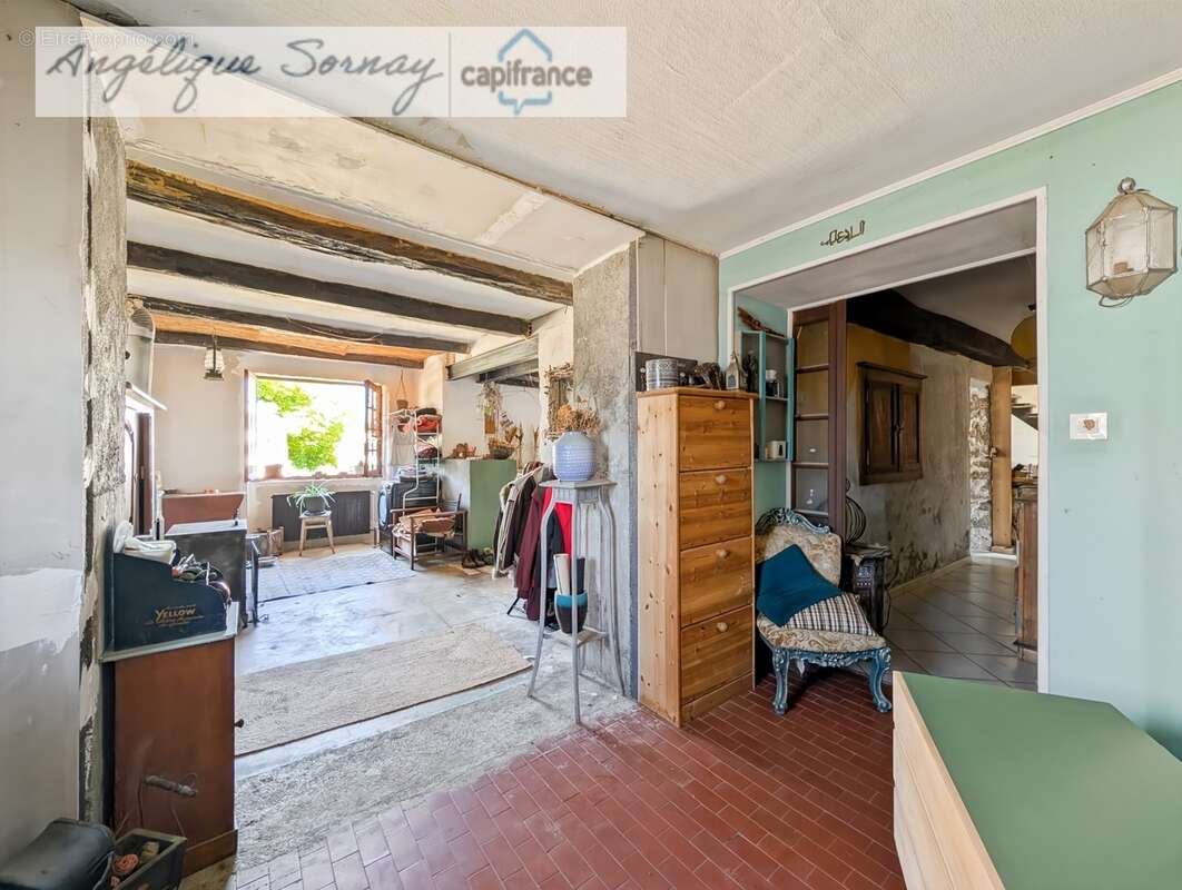 longère avec dépendances sur 3 115 m² – Francheville 39230 - photo 13