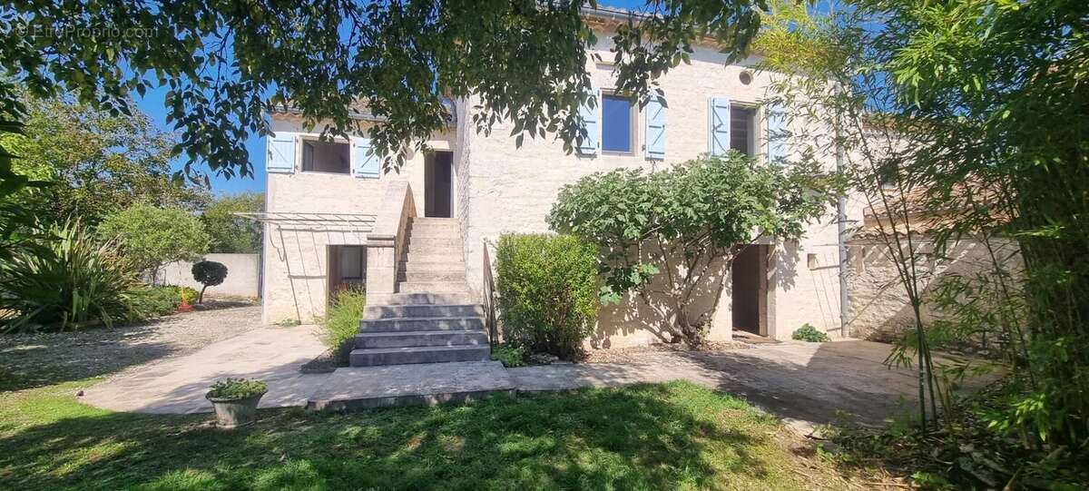 Maison à CASTELNAU-MONTRATIER