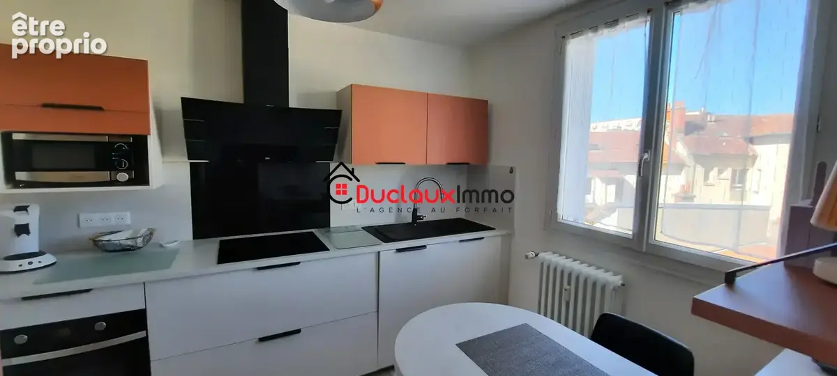 Appartement traversant deux chambres avec BALCON - PARKING & CAVE - photo 5