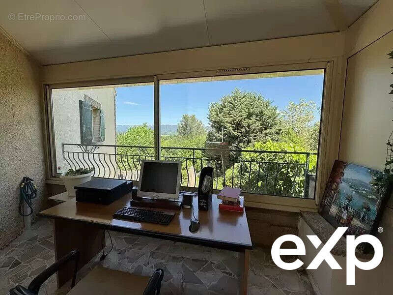 Maison à LA ROQUE-D'ANTHERON